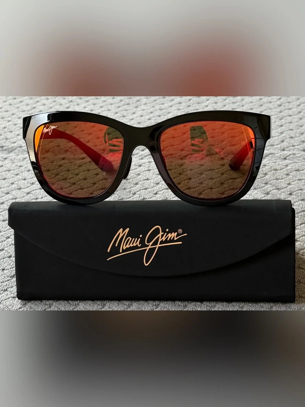 Maui Jim Unisex Black Frame and Hawaii Lava Mirror Sunglasses NWOT